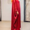 Robe abaya satinée rouge à manches strassées