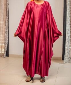 Robe longue ample satinée bordeaux