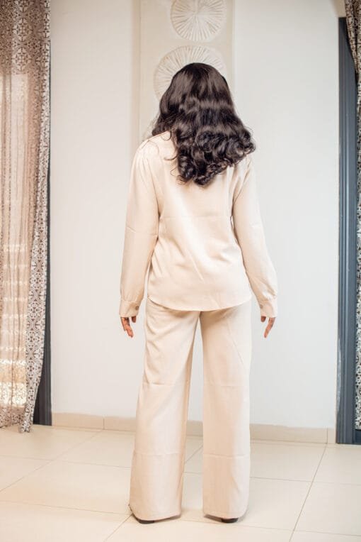 Ensemble 2 pièces beige chemise + pantalon coupe droite – Image 2