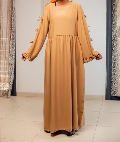 Robe longue marron au tombé léger