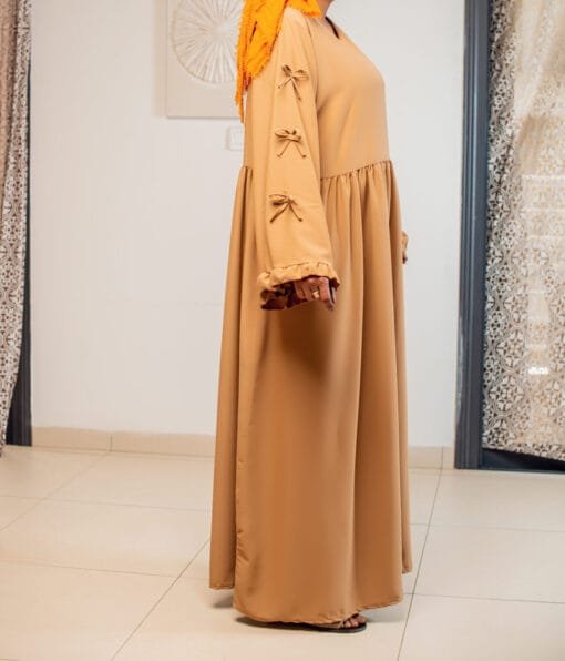 Robe longue marron au tombé léger – Image 2