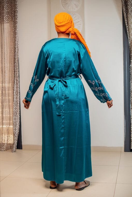 Robe satinée emeraude à motif tiges fleurs – Image 2