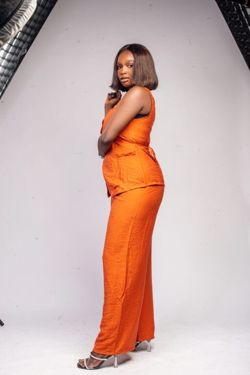 Ensemble orange sans manches bas en pointe et lacets au dos – Image 2