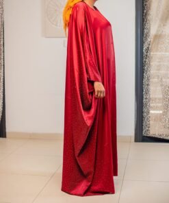 Robe abaya satinée rouge à manches strassées