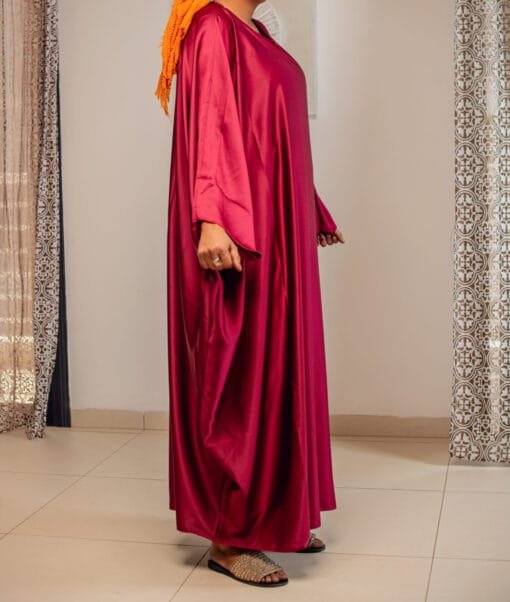 Robe longue ample satinée bordeaux – Image 2