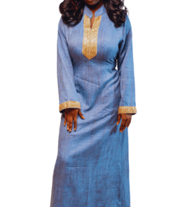 Robe longue bleue avec broderies dorées