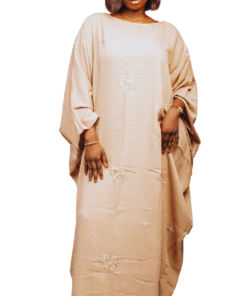 Robe papillon beige à motifs brodés