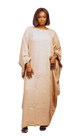 Robe papillon beige à motifs brodés