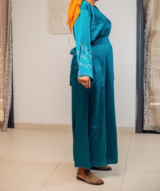 Robe satinée emeraude à motif tiges fleurs – Image 3