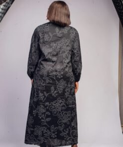 Ensemble taupe sans manches texturé avec ceinture et bouton doré sculpté