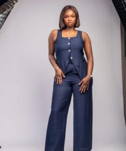Ensemble bleu sans manches bas en pointe et lacets au dos