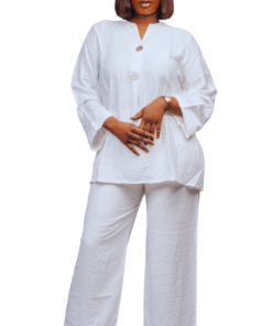 Ensemble fluide texturé blanc et finitions nacrées
