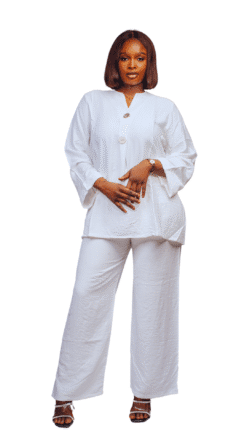 Ensemble fluide texturé blanc et finitions nacrées