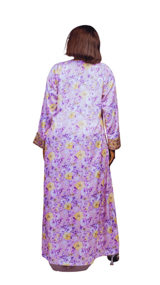 Robe broderie or et pierres violettes – Image 4